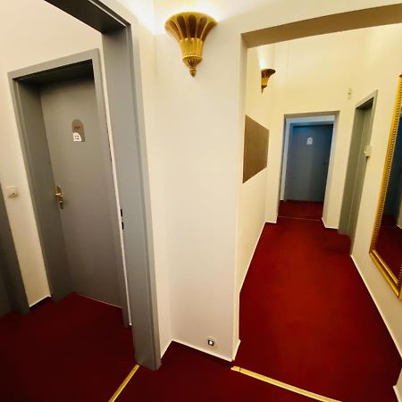 Doppelzimmer Humidor, Direkt Am Alten Strom Rostock Exteriör bild
