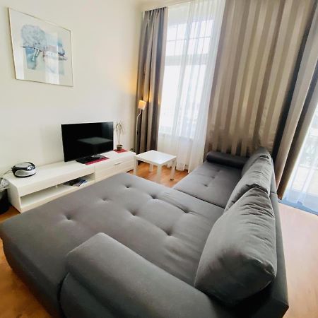 Doppelzimmer Humidor, Direkt Am Alten Strom Rostock Exteriör bild