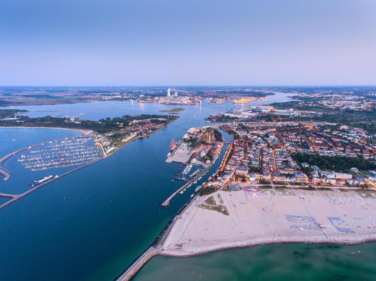 Doppelzimmer Humidor, Direkt Am Alten Strom Rostock Exteriör bild